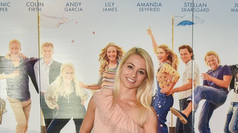 Film poletja 'Mamma Mia! Spet začenja se' razprodal premiere tudi v Cineplexx kinih