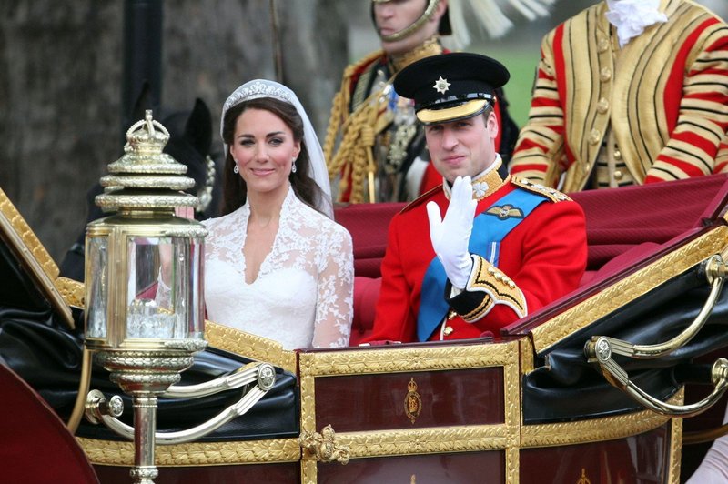 Kate Middleton in princ William na poročno noč kršila kraljeva pravila (foto: Profimedia)