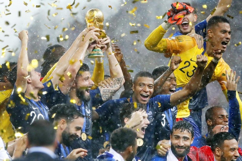Zmaga francoske nogometne reprezentance bo kitajsko podjetje Vatti drago stal (foto: profimedia)