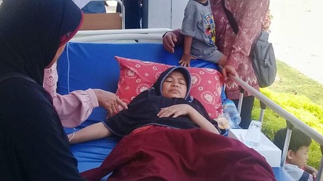 Po potresu na indonezijskem otoku Lombok je na gori ujetih več sto ljudi