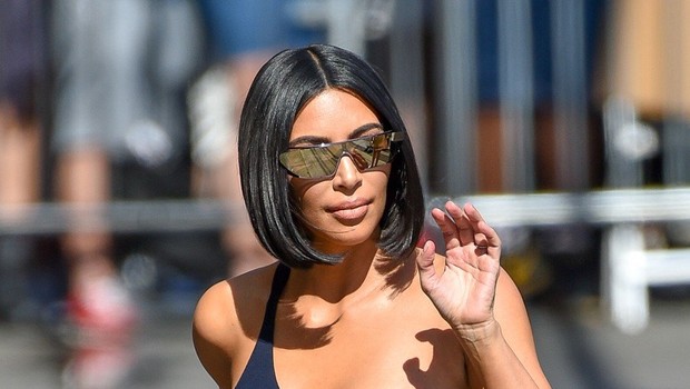 Poglejte si, kako neverjetno ozek pas ima Kim Kardashian (foto: Profimedia)