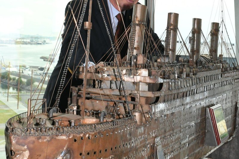 Cameron se pridružuje iniciativi za odkup predmetov s Titanika (foto: profimedia)