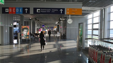 Del frankfurtskega letališča po evakuaciji znova odprt