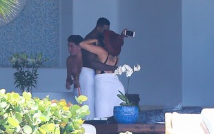 Khloe Kardashian in Tristana Thompsona paparaci zasačili v intimnih trenutkih