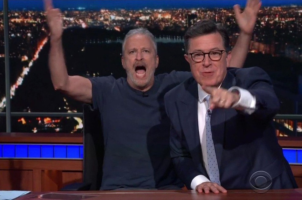 Komik Jon Stewart pomagal s tirov podzemne železnice v New Yorku rešiti dve kozi (foto: profimedia)
