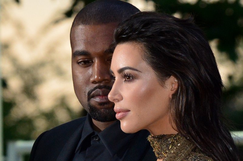 Kim Kardashian priznala, da Kanye godrnja zaradi njenih slik! (foto: Profimedia)