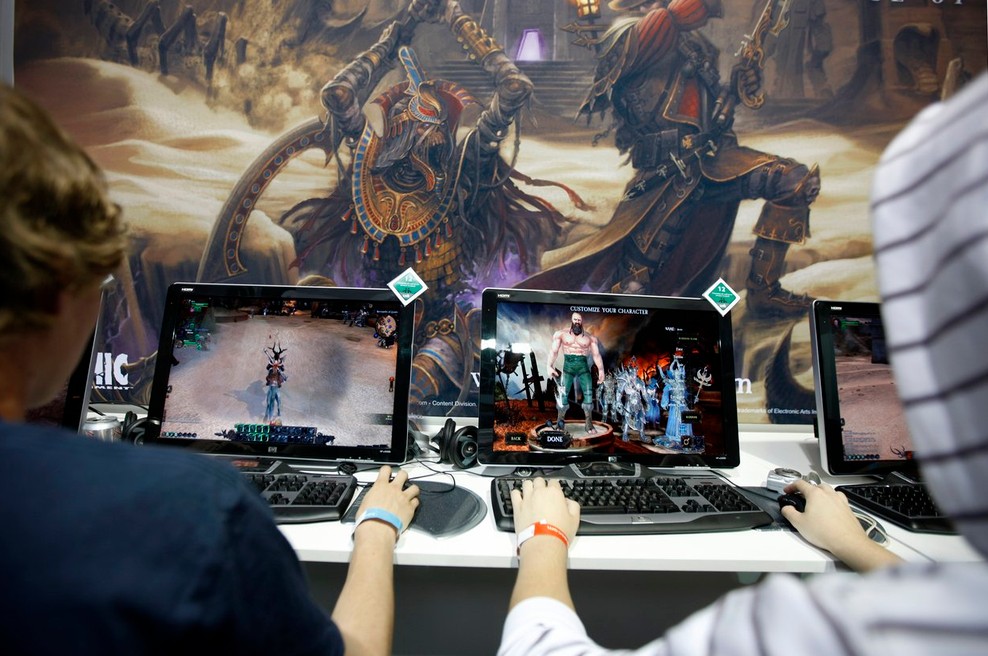 V streljanju med turnirjem v videoigricah na Floridi trije mrtvi, tudi strelec (foto: profimedia)