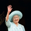Kraljica Elizabetha je Harryju zapustila več kot Williamu