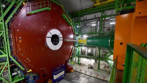 Znanstveni preboj v Cernu: Prvič opazovali razpad Higgsovega bozona!