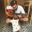 Luka Šulić na sina uspešno prenaša ljubezen do glasbe
