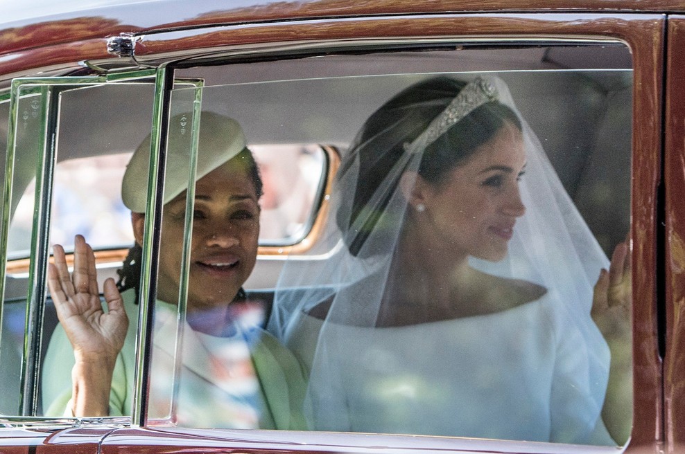 Mama Meghan Markle obiskala hčerko v Veliki Britaniji, a je kraljeva družina njen obisk skrivala pred mediji (foto: Profimedia)