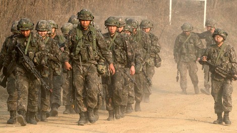Južna Koreja: Študentje so se raje zredili, kot da bi šli v vojsko