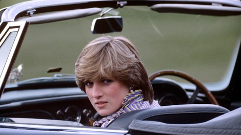 Princ William je bil močno vznemirjen zaradi spotakljivih fotografij princese Diane