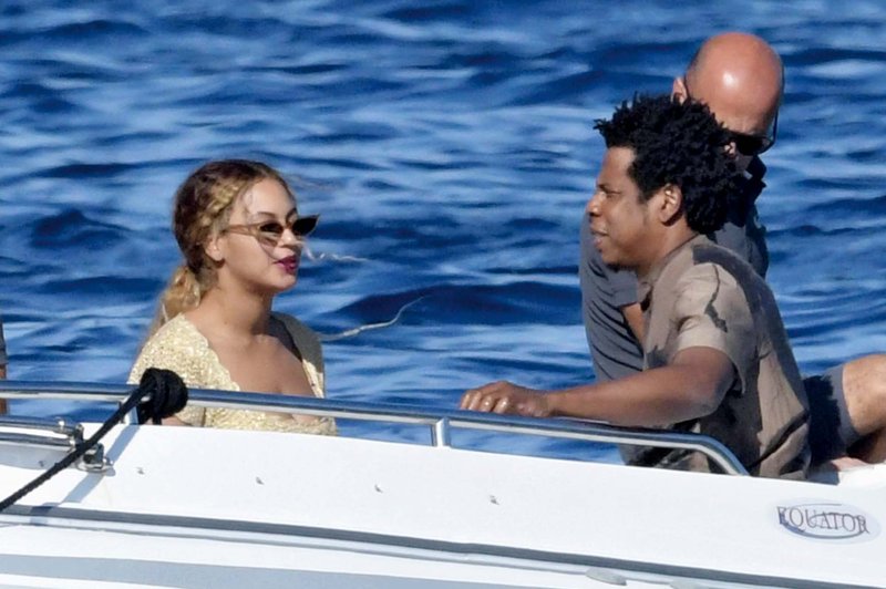 Beyonce in Jay-Z sta počitnikovala na Sardiniji (foto: Profimedia)