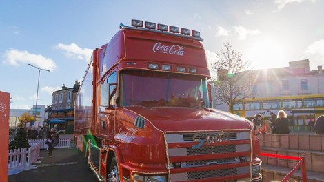 Coca Cola za večjo prodajo preučuje možnost uporabe kanabisa