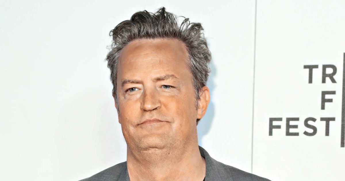 Мэттью перри умерший. Мэттью Перри 2021. Matthew Perry 2021. Метью Перри сейчас 2021. Мэттью Перри сейчас 2021.