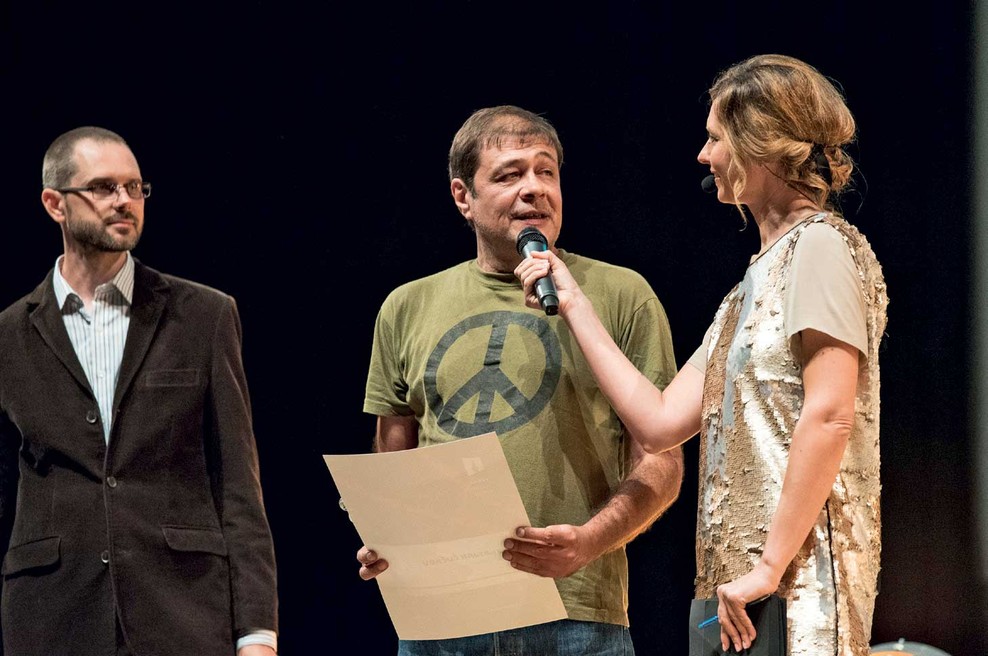 Montažer Zlatjan Čučkov je nagrado spravil kar pri punci! (foto: Festival slovenskega filma)