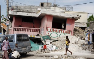 Tla na Haitiju so se spet tresla, najmanj 10 mrtvih