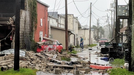 VIDEO: Orkan Michael v ZDA doslej zahteval najmanj 11 žrtev
