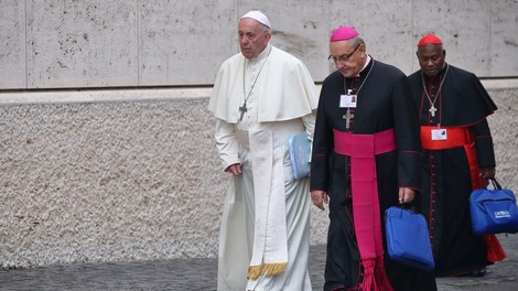Najhujša cerkvena kazen za čilska dostojanstvenika - papež ju je razrešil duhovniškega poklica