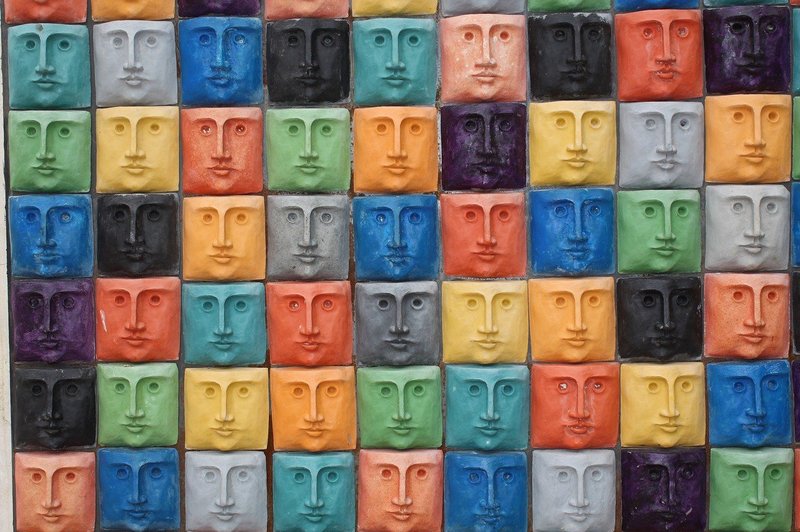 Presenetljiva sposobnost: ljudje prepoznajo povprečno 5000 obrazov dnevno (foto: profimedia)