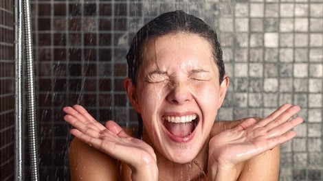 15 znanstveno dokazanih prednosti prhanja z mrzlo vodo