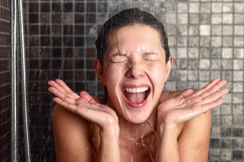 15 znanstveno dokazanih prednosti prhanja z mrzlo vodo (foto: profimedia)