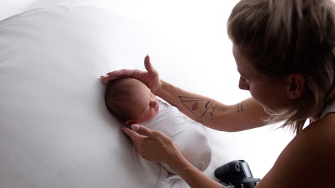 Sandra Vidmar se je po psihoterapiji posvetila fotografiranju nosečnic in utrinkov materinstva