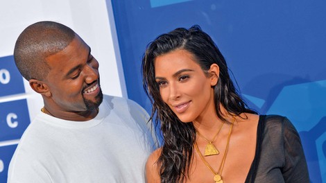 Radodarni Kanye West je soprogi Kim Kardashian podaril za skoraj štiri milijone dolarjev dragocenih stvari