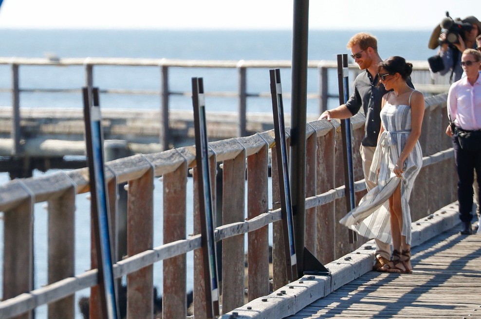 Tako visokega razporka, kot ga je nosila noseča Meghan Markle, pri Kate Middleton nikoli nismo videli (foto: Profimedia)