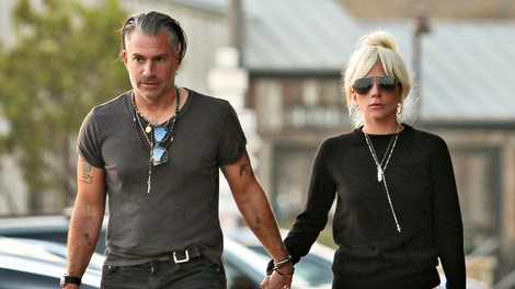 Njeni predstavniki potrdili: Lady Gaga se je razšla s svojim zaročencem!