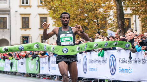 Na ljubljanskem maratonu padali dež in rekordi