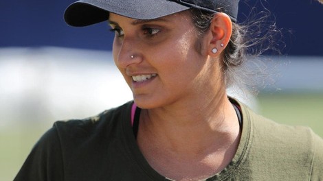 Tenisačica Sania Mirza in nekdanji igralec kriketa Shoaib Malik pričakala fantka