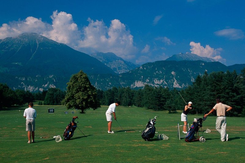 Na prestižnem seznamu svetovnih golfišč, ki jih je treba obiskati, tudi Bled (foto: profimedia)