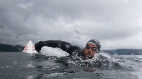 Britanski pustolovec preplaval 2900 kilometrov dolgo pot okrog Otoka