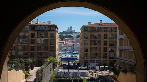 Po zrušenju dveh zgradb v Marseillu mrtvi in pogrešani