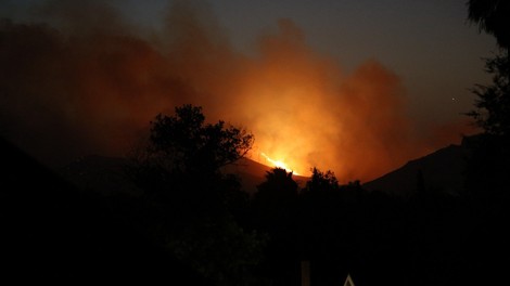 V Kaliforniji divja gozdni požar, evakuirali že več tisoč ljudi
