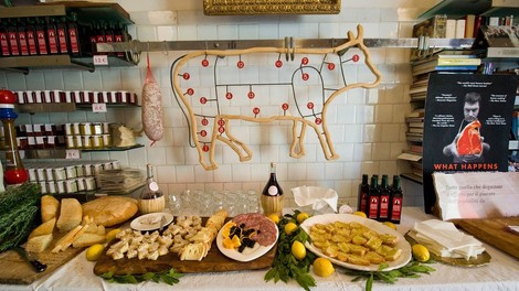 Gastronomski zvezdnik Dario Cecchini v restavraciji diVino