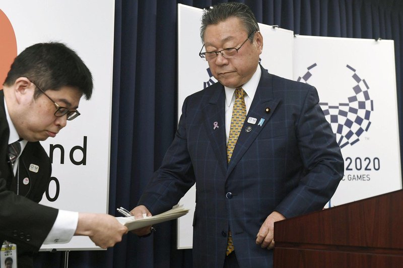 Japonski minister za kibernetsko varnost ni še nikoli uporabljal računalnika (foto: profimedia)