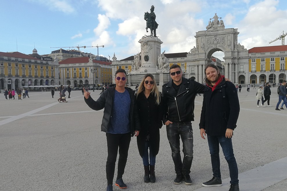King Foo s koncertom v portugalskem mestu Cascais (foto: King Foo Press)