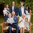 Zdaj je znano, zakaj se je kraljeva družina na fotografiji tako zelo smejala
