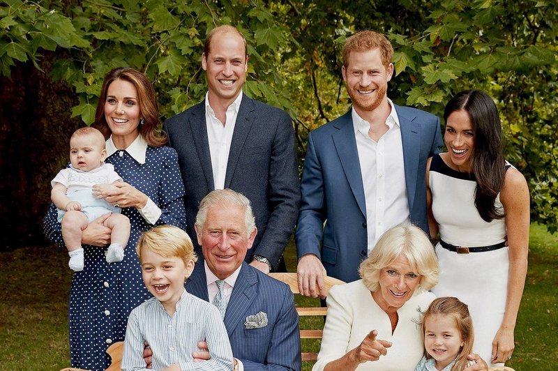 Zdaj je znano, zakaj se je kraljeva družina na fotografiji tako zelo smejala (foto: Profimedia)