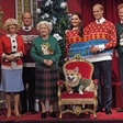 Kraljica Elizabeta ima 3 stroga pravila za odpiranje božičnih daril