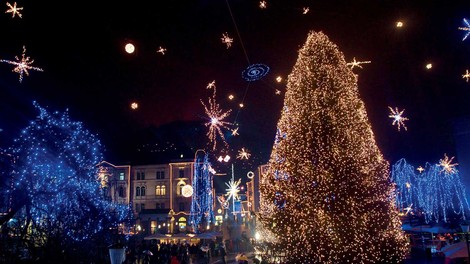 Praznični december v Ljubljani se pričenja s tradicionalnim prižigom lučk!