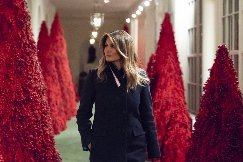 Melania Trump na kritike rdečih božičnih dreves: "Videti so fantastično!" (foto: profimedia)
