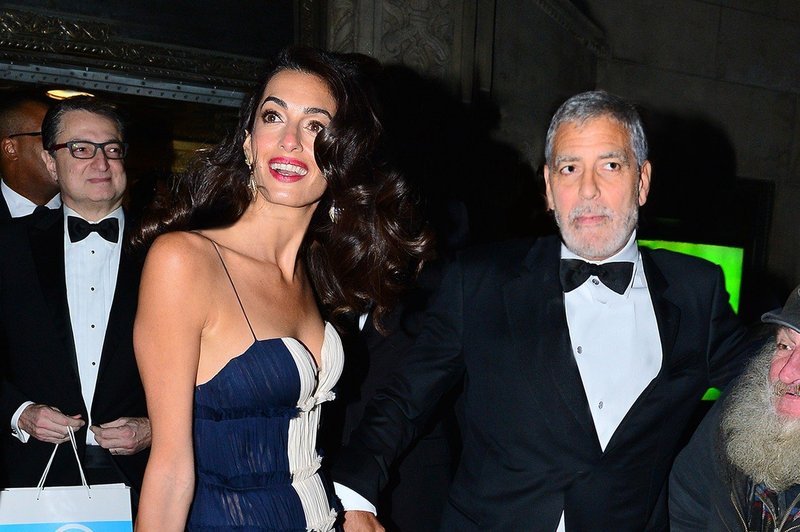 Amal Clooney spet pritegnila pozornost s svojo eleganco! (foto: Profimedia)