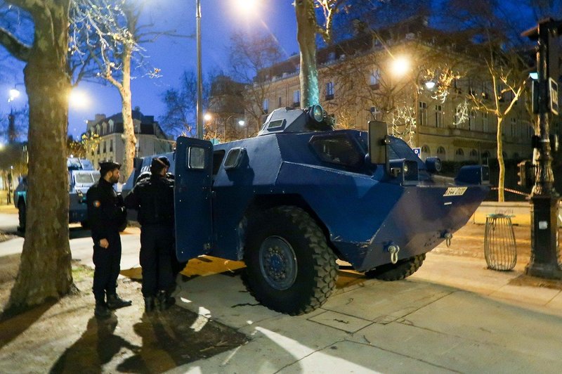 Slovensko veleposlaništvo v Parizu v luči protestov v Franciji izdalo opozorilo (foto: profimedia)