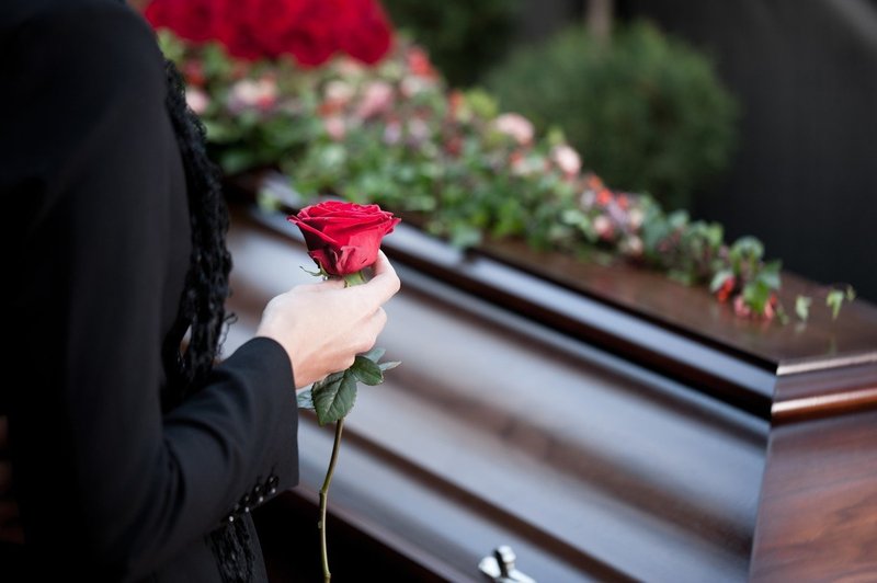 Razlaga sanj: Pogreb je znamenje, da je nekaj znotraj vas umrlo ali se prebudilo! (foto: profimedia)