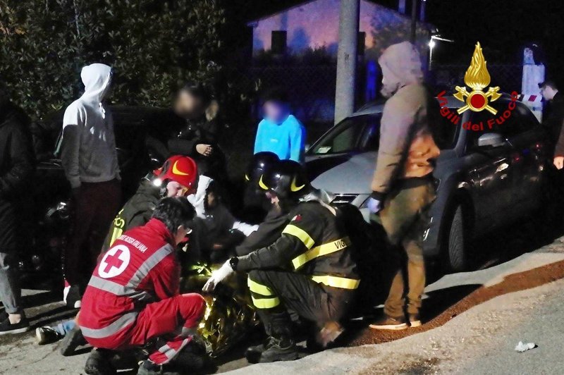 V Italiji zaradi stampeda v diskoteki aretirali 15-letnika, ki je paniko sprožil s solzivcem (foto: profimedia)