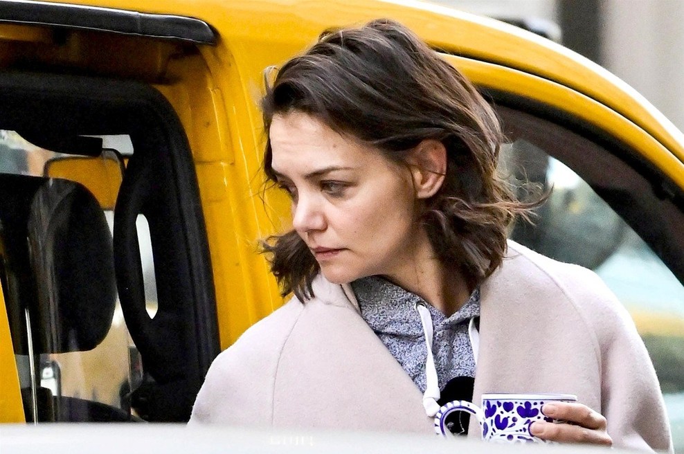 Katie Holmes pokazala izjemno utrujen obraz (foto: Profimedia)